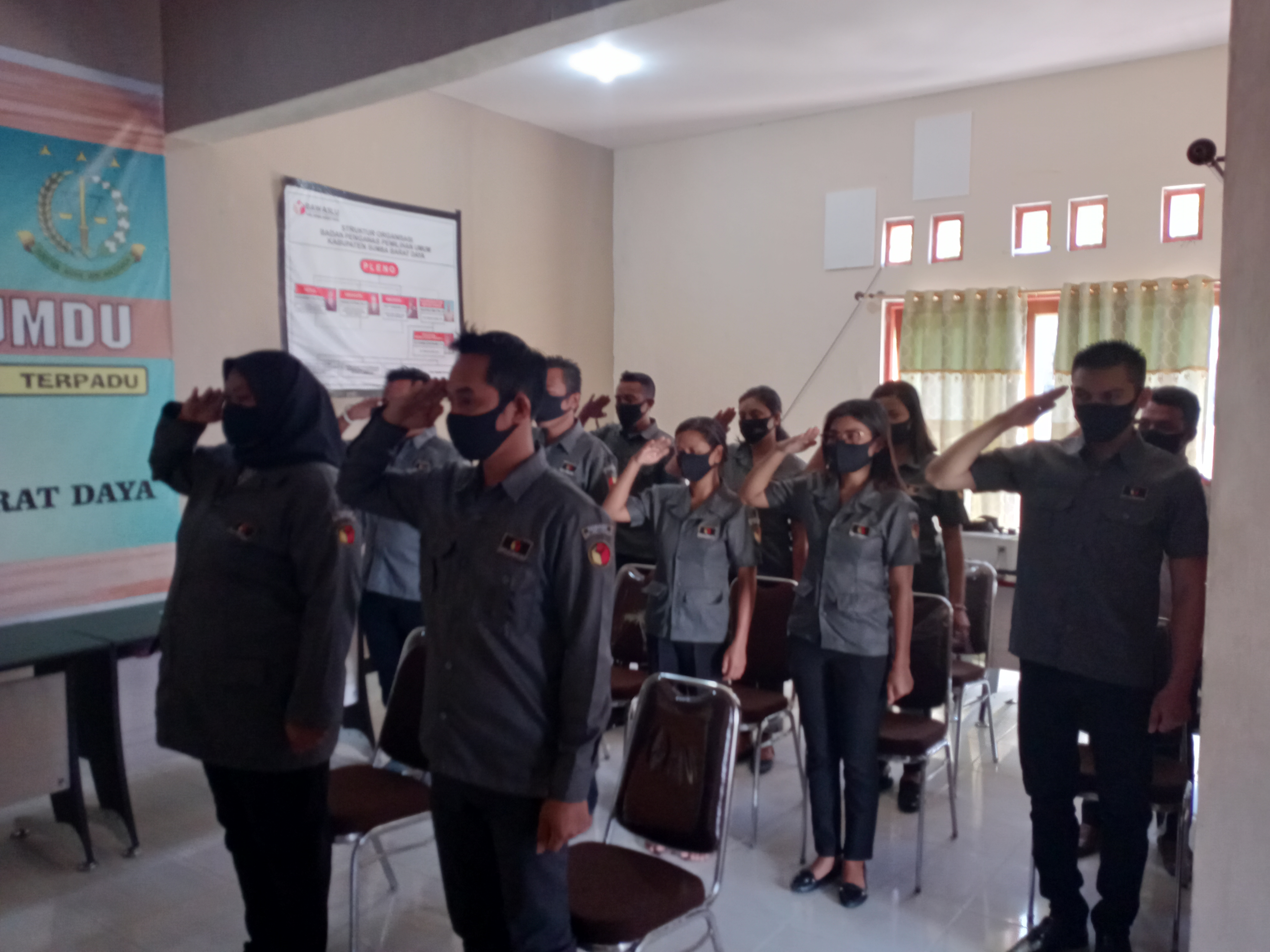 Bawaslu SBD mengikuti Detik-detik Proklamasi secara Virtual yang digelar Di Istana Negara