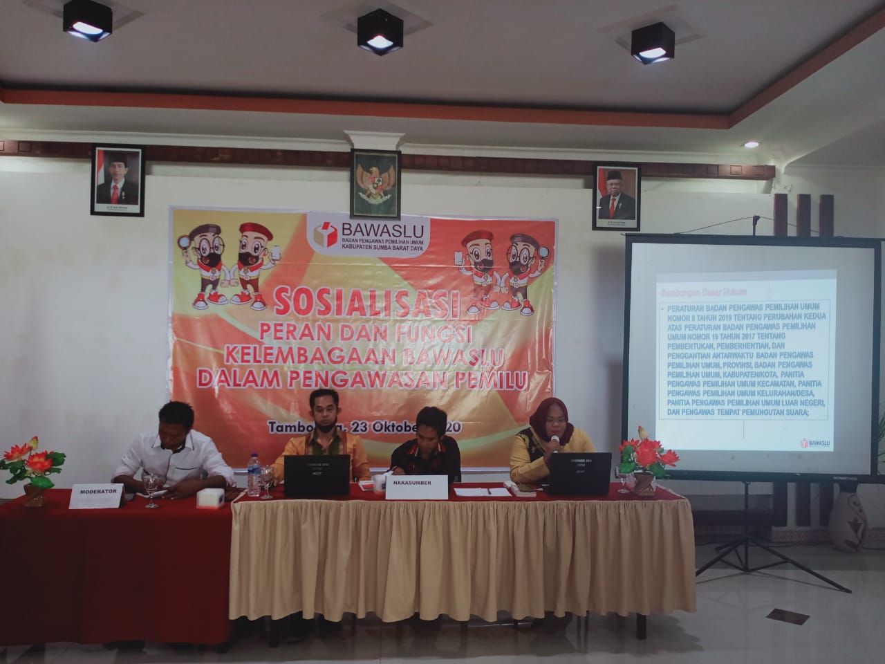 GANDENG KAUM MILENIAL BAWASLU SBD GELAR SOSIALISASI PERAN DAN FUNGSI BAWASLU