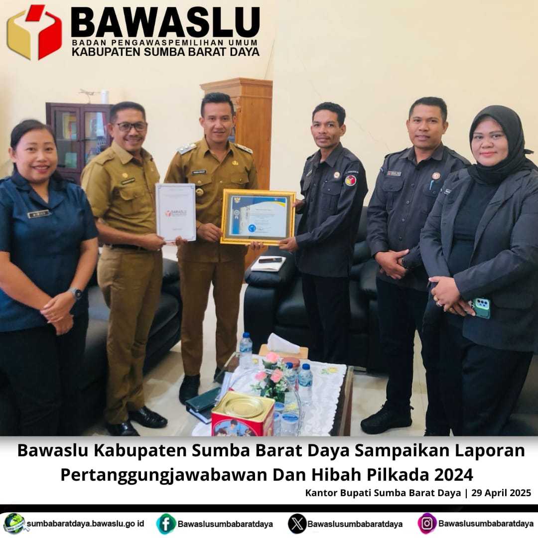 Ketua Bawaslu Kabupaten Sumba Barat Daya Yeremias Bayoraya bersama Anggota dan kordinator Sekretariat secara resmi menyerahkan laporan pertanggungjawaban dana hibah Pilkada 2024 kepada Wakil Bupati Kabupaten Sumba Barat Daya Dominikus Aphwan Rangga Kaka, S. P., di Ruang Kantor Wakil Bupati.
