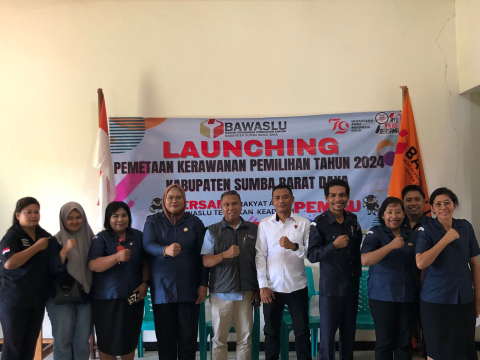 Menutup rangkaian acara launching pemetaan kerawanan pemilihan 2024, dilakukan Payawau-Pakalak, yel-yel budaya Sumba.
