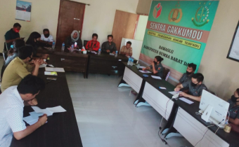 Tingkatkan Kapasitas Staf, Bawaslu SBD Gelar Bimtek